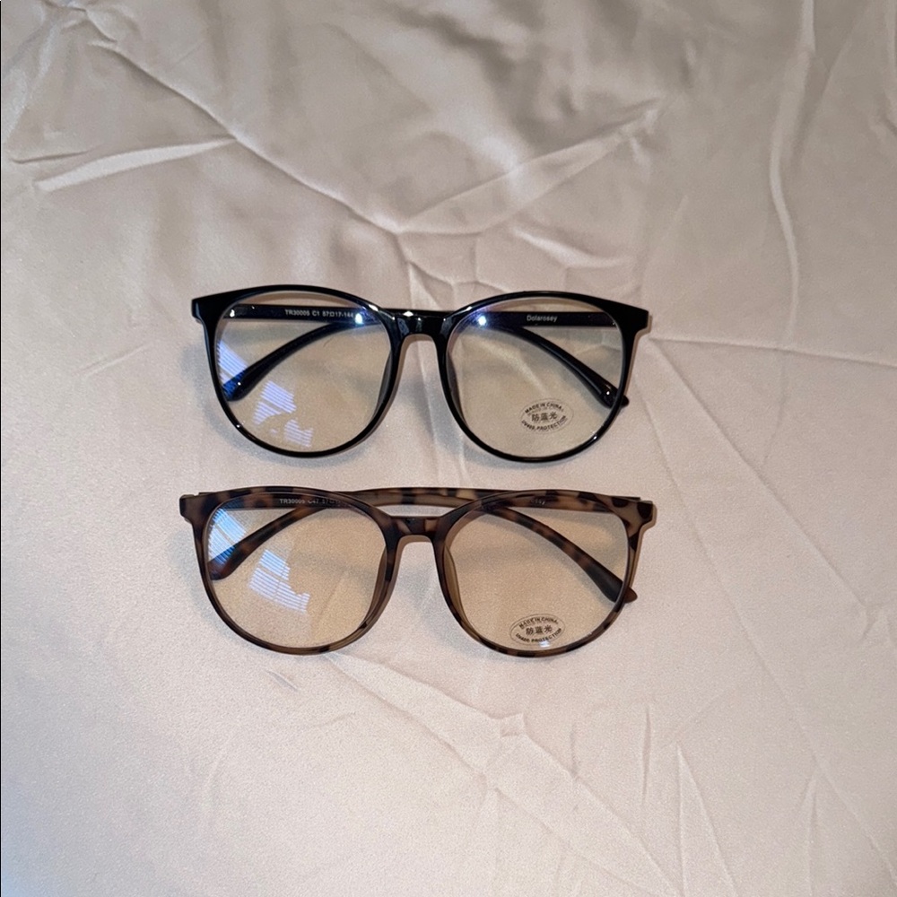 Stylish Black and Tortoise Shell Blue Light Glasses Set
